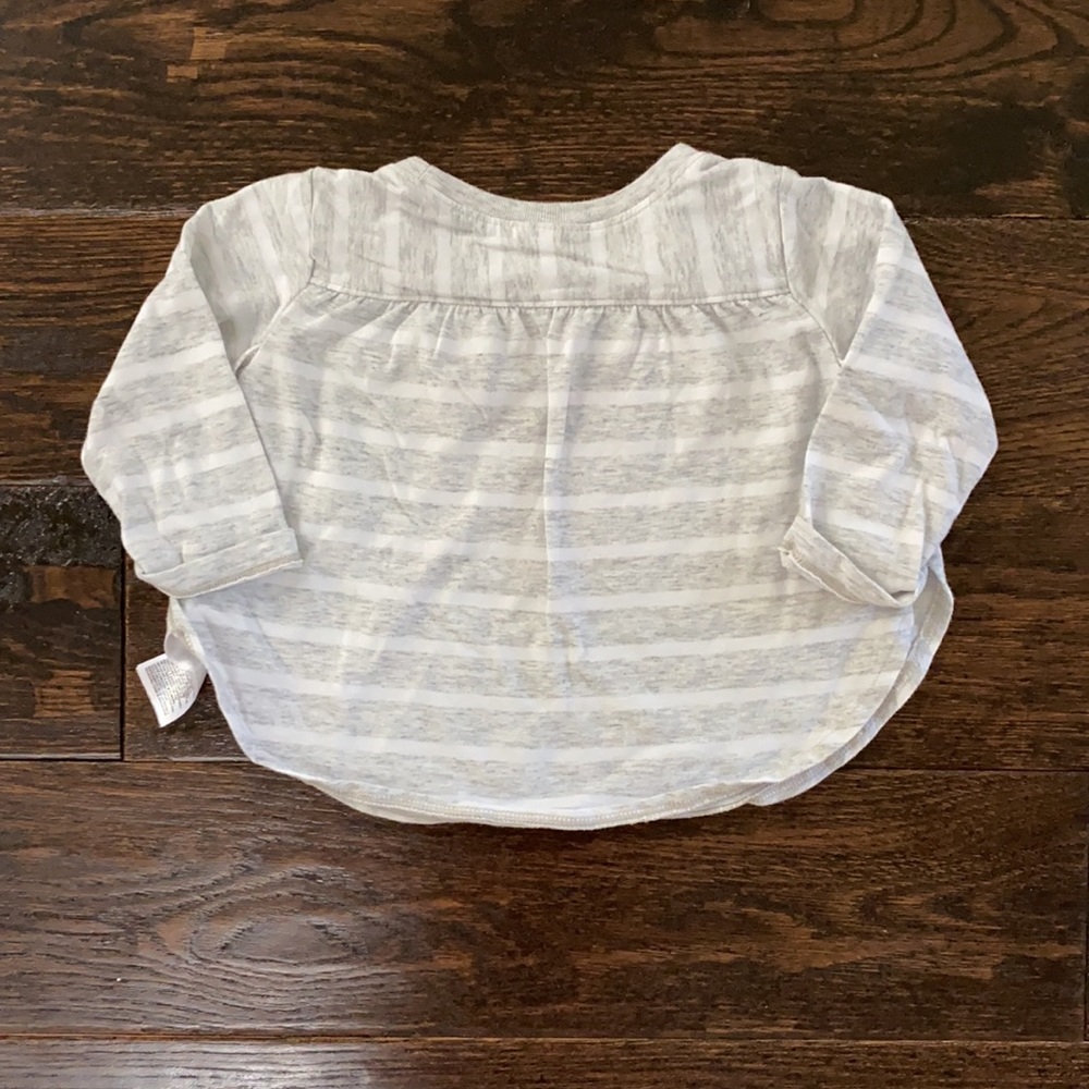 Old Navy Heart Shirt ❤️ - Picture 4 of 5